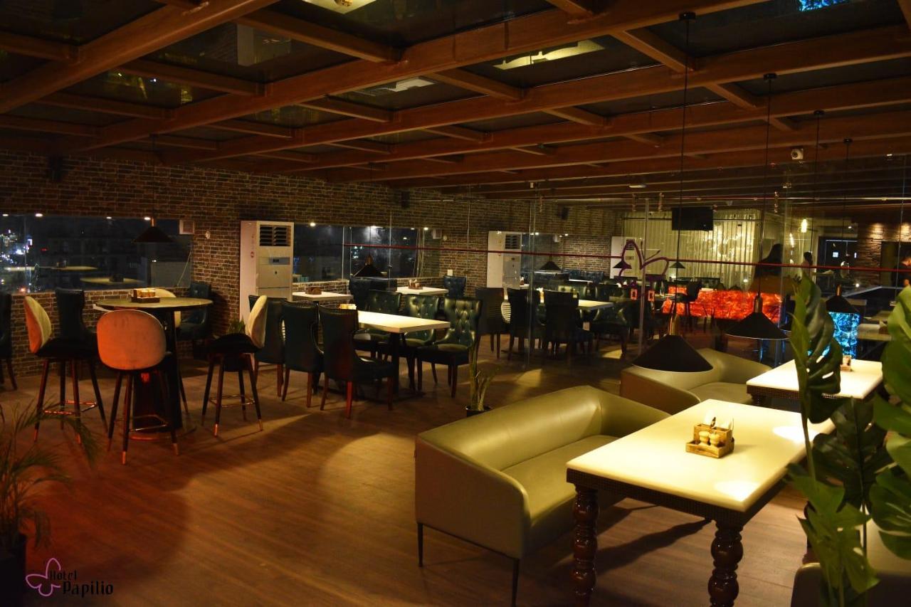 Hotel Papilio Māldah Dış mekan fotoğraf