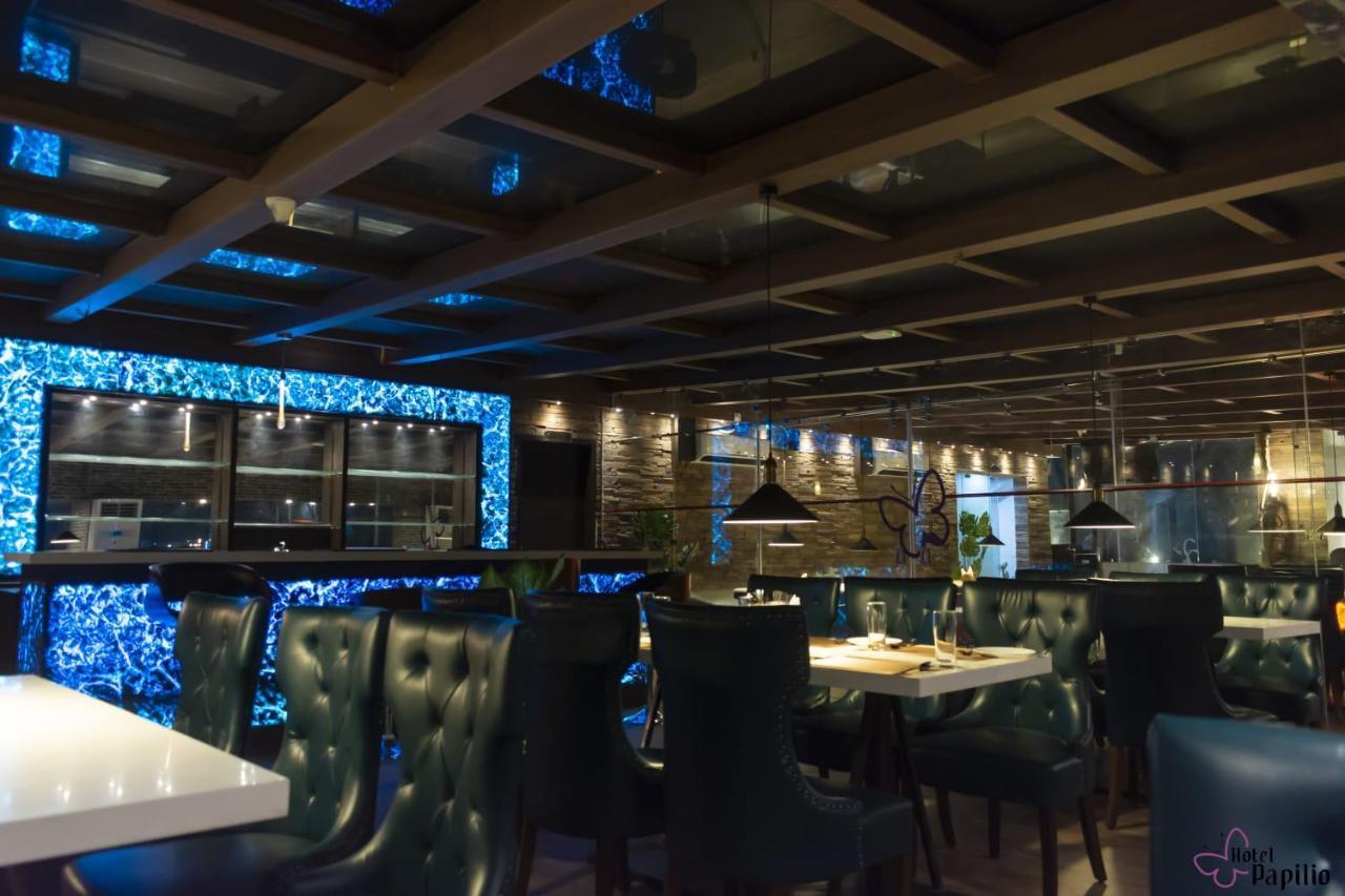 Hotel Papilio Māldah Dış mekan fotoğraf
