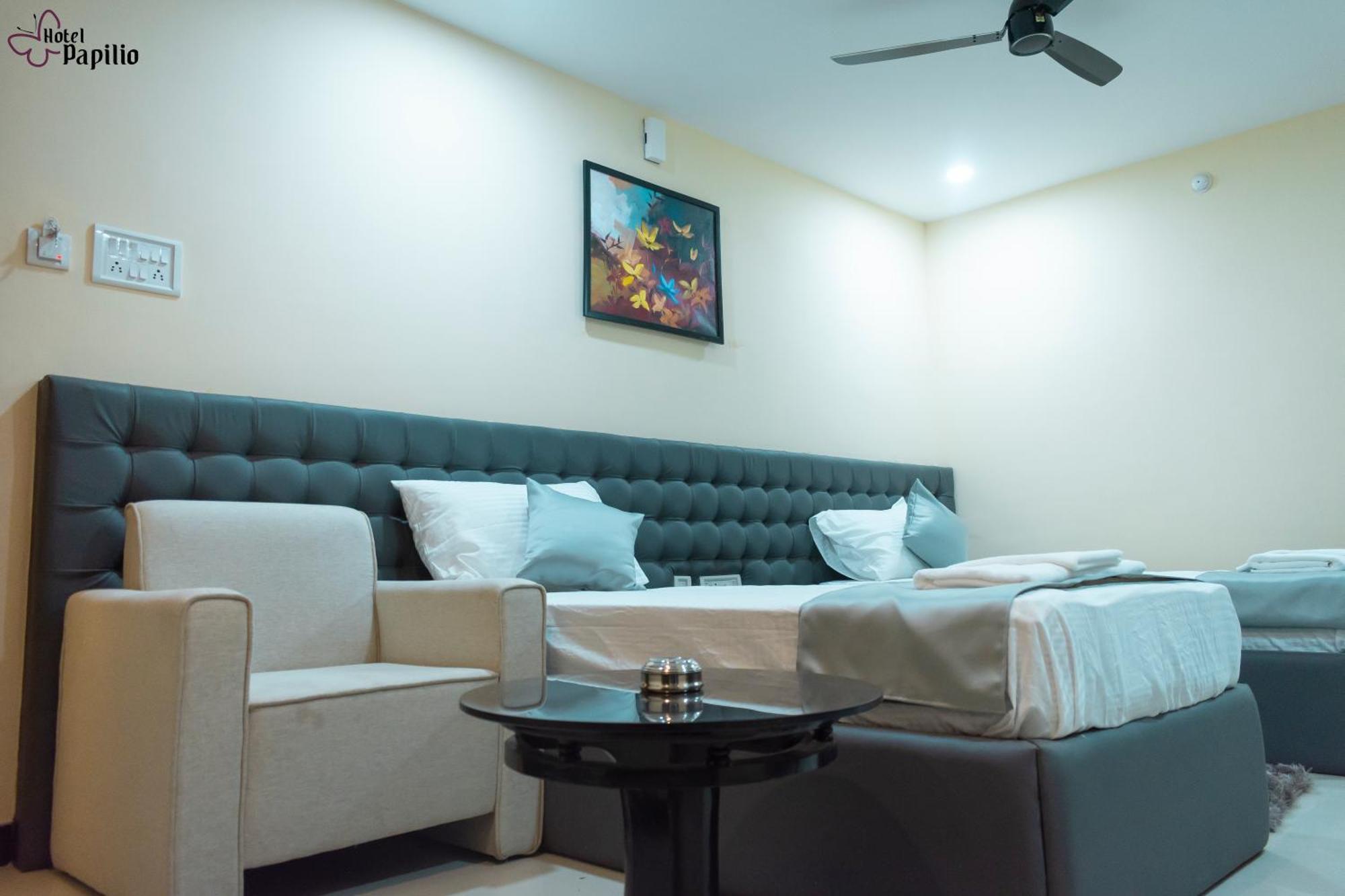Hotel Papilio Māldah Dış mekan fotoğraf