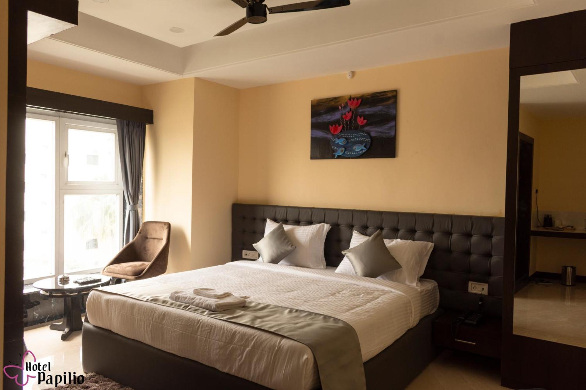 Hotel Papilio Māldah Dış mekan fotoğraf