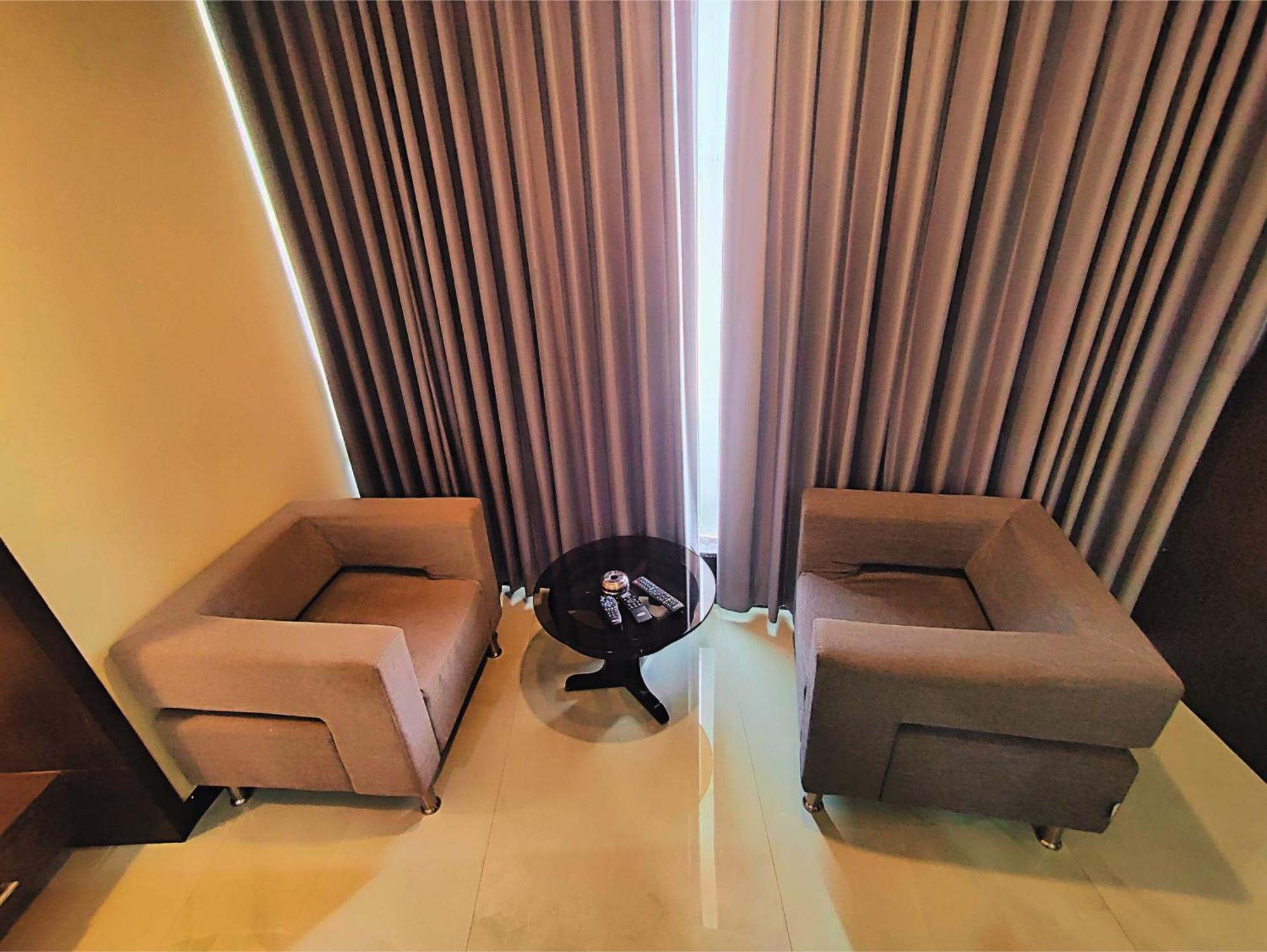 Hotel Papilio Māldah Dış mekan fotoğraf